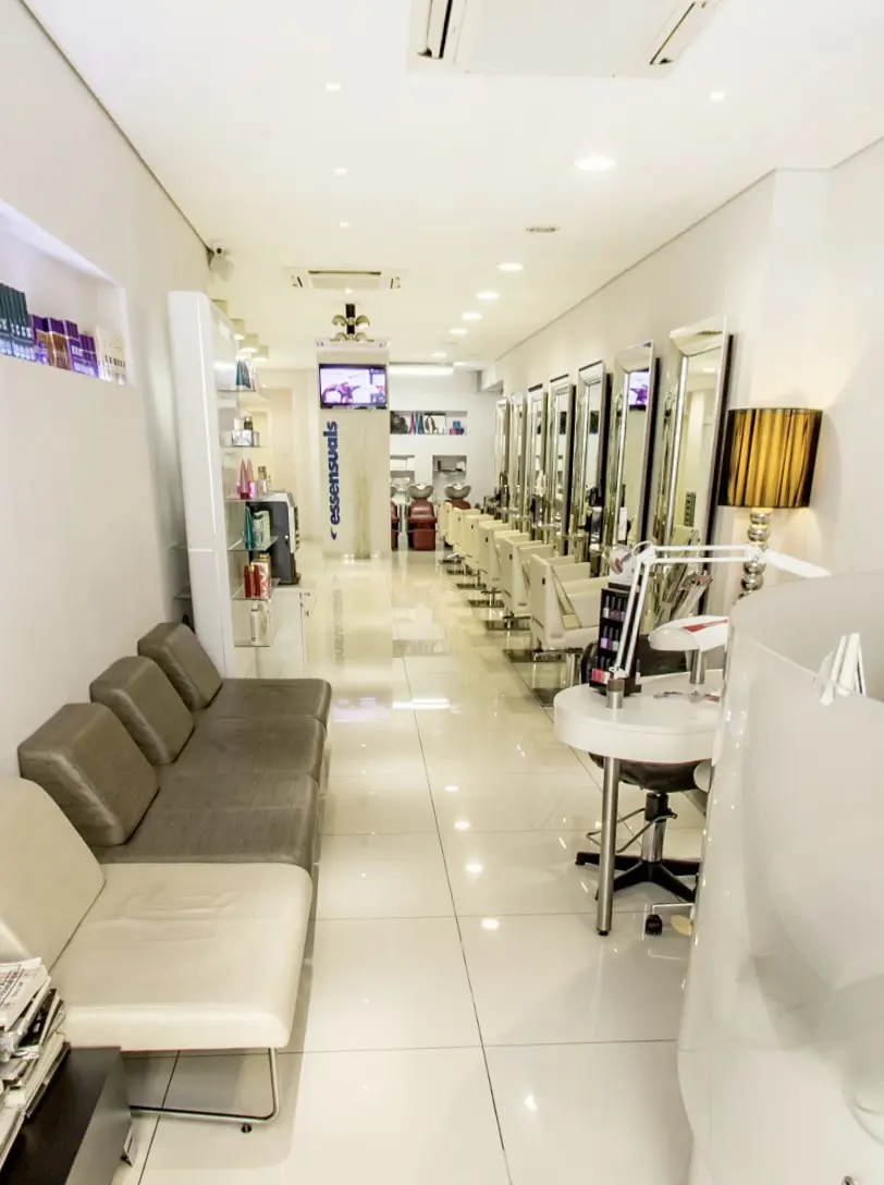 Inside the Gżira salon